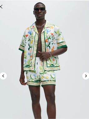 Fashion Nova White Floral Print Men's Shorts with Green Trim